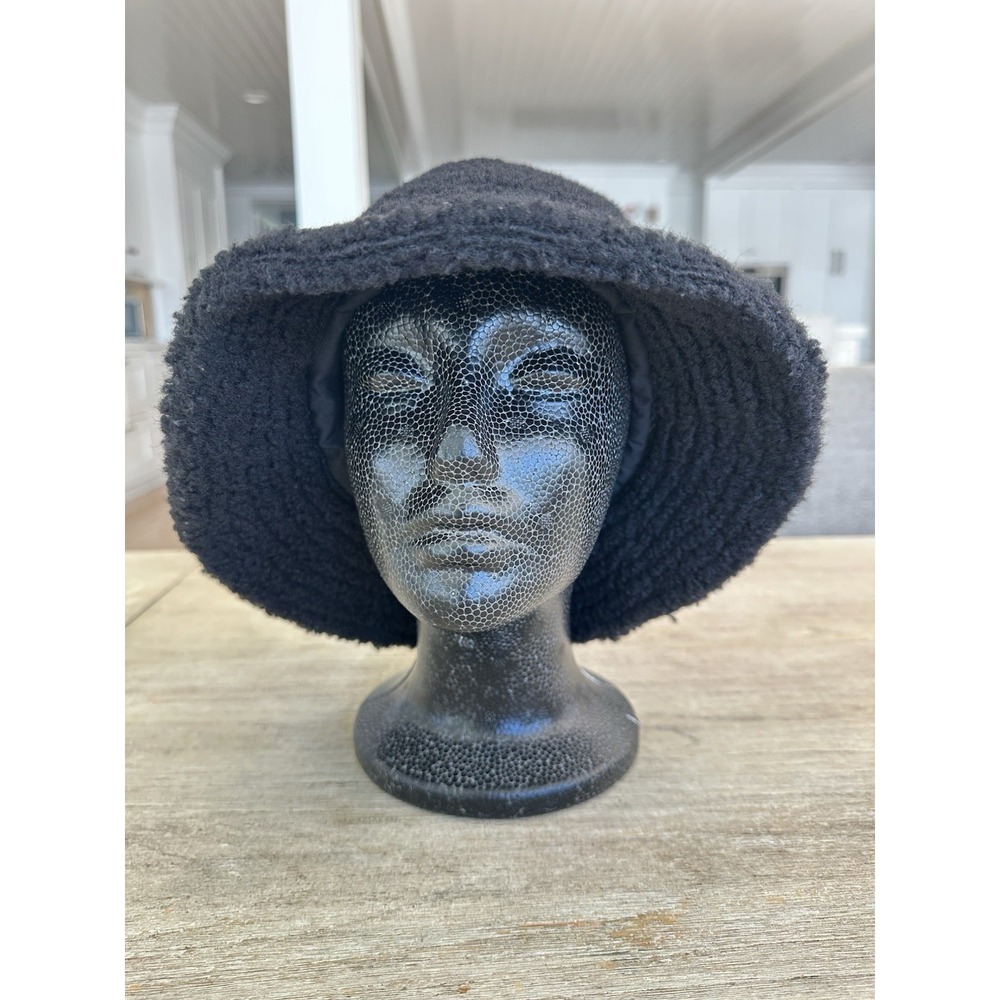 Gold Coast Women's Fuzzy Cozy Black Bucket Hat